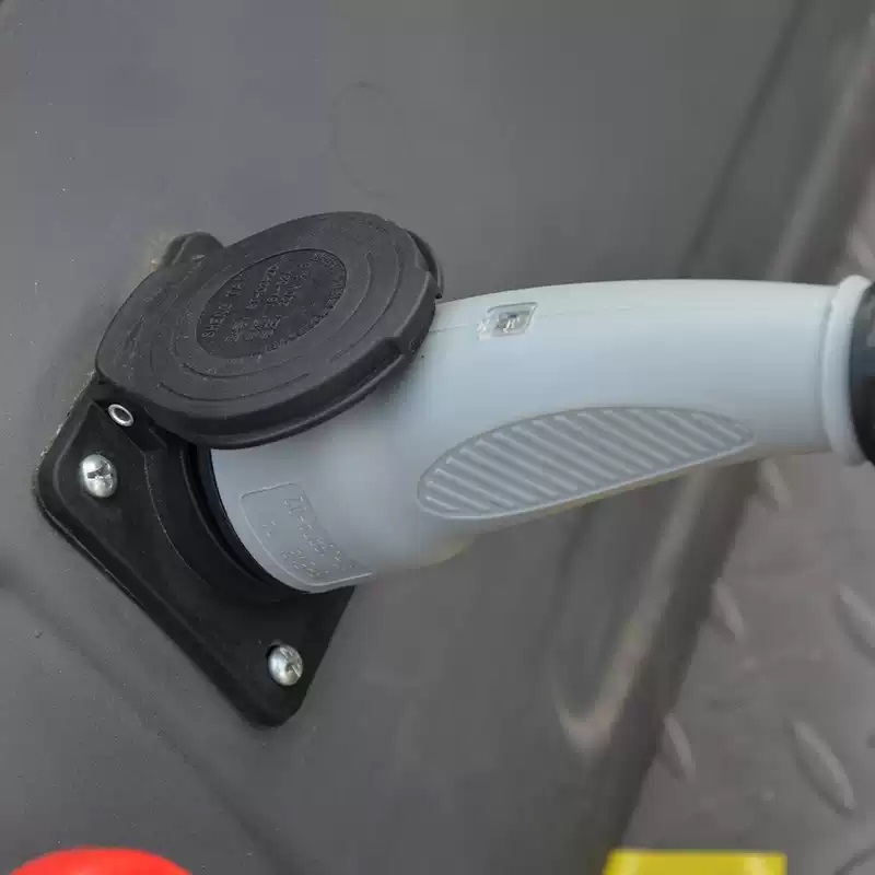 3-Wheel Counterbalanced Electric Forklift