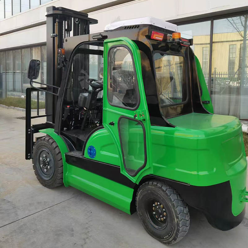 Electric Forklift with Enclosed Cabin