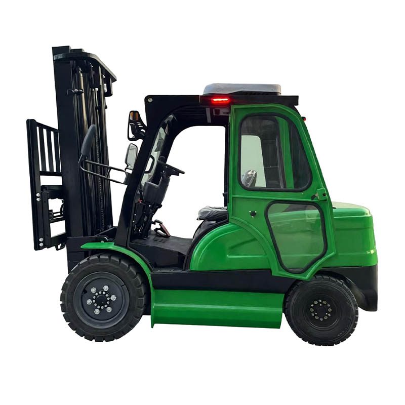 Electric Forklift with Enclosed Cabin