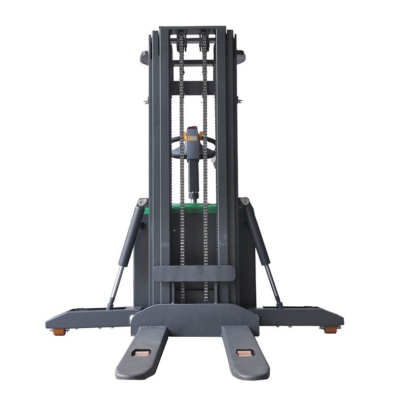 anti-tip fully electric stacker